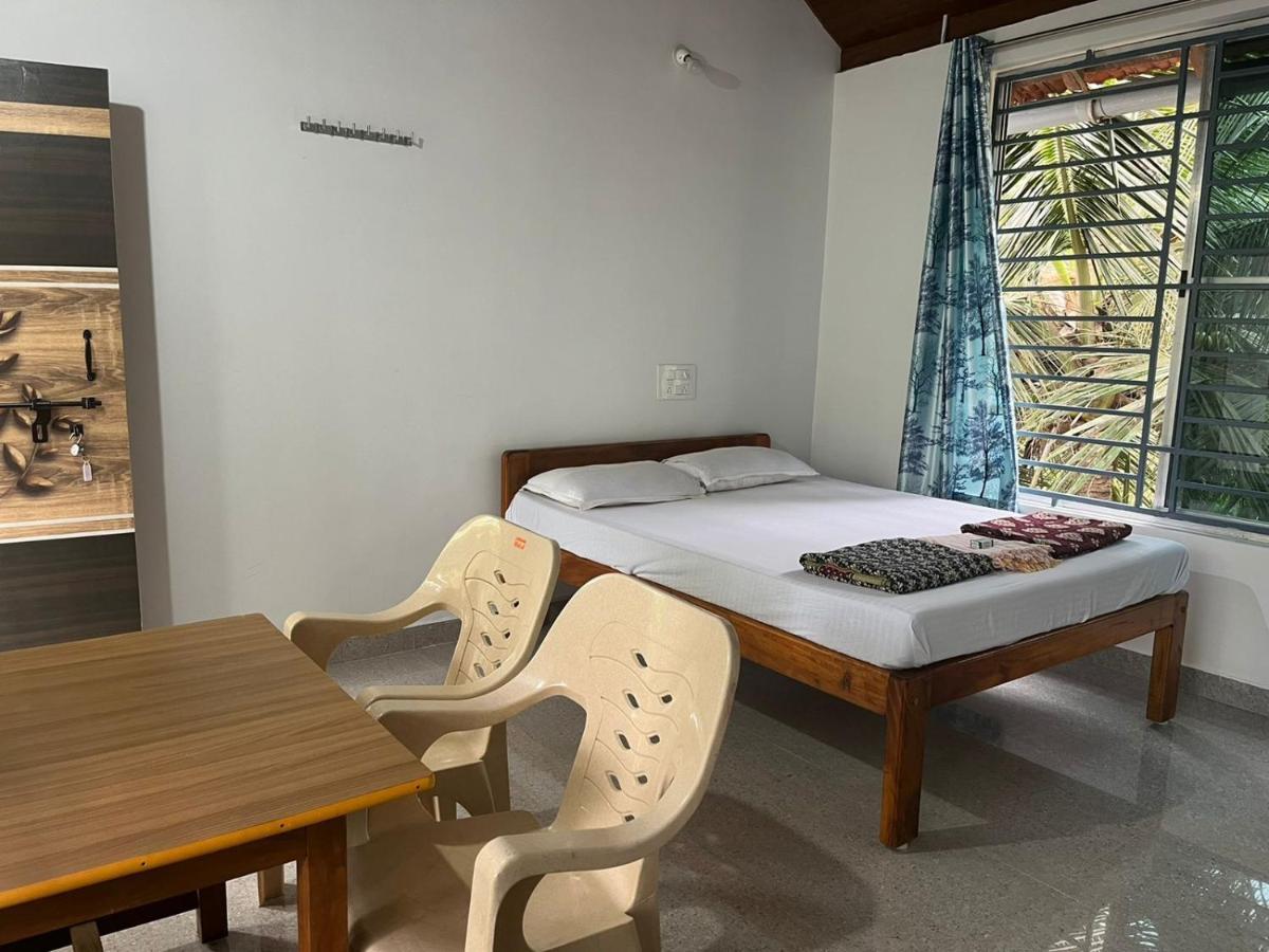 Surya Beach Cafe And Stay Gokarna (Karnataka) Exterior foto